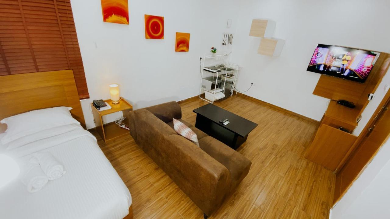 Taverna Lounge & Boutique Hotel Порт-Харкорт Экстерьер фото